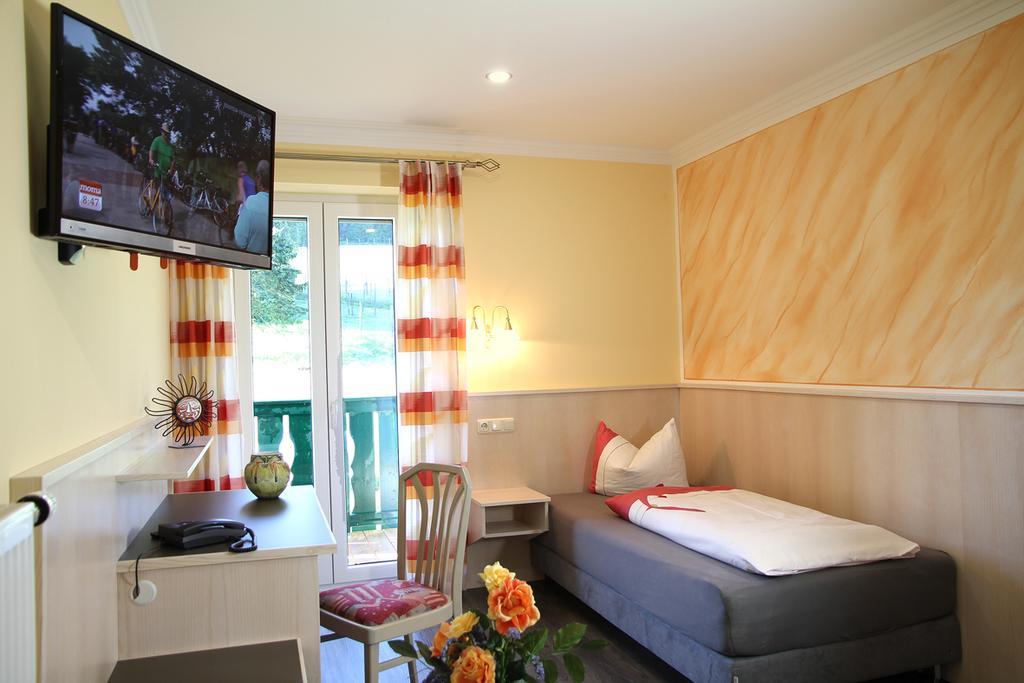 Gasthof-Hotel Dilger Rattenberg ภายนอก รูปภาพ
