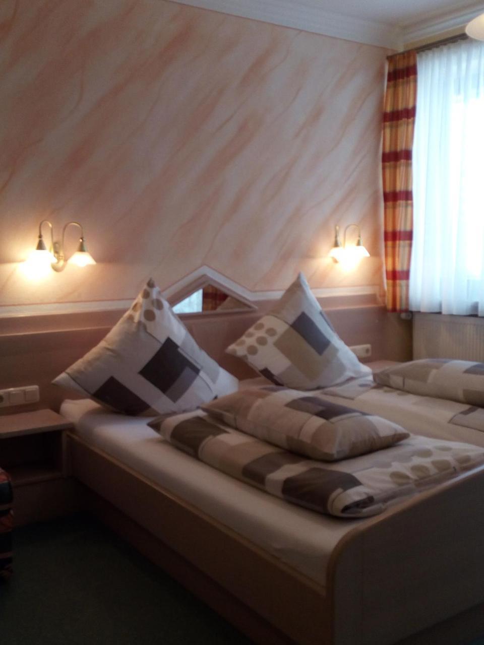Gasthof-Hotel Dilger Rattenberg ภายนอก รูปภาพ